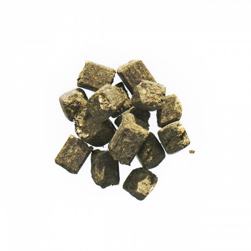 Weidemineral-Cobs Futterabbildung Weidemineral-Cobs Futterabbildung